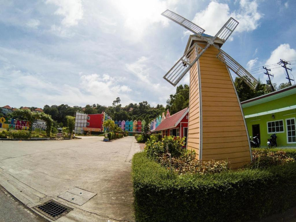 Holland Hotel